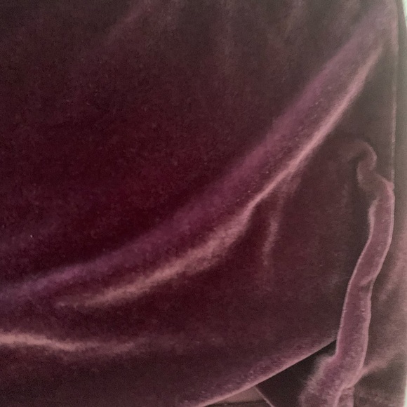๐คSOLD๐ค Pink Victoria Secret Velvet Purple Ladies Ling Sleeve Sweatshirt - Picture 3 of 8